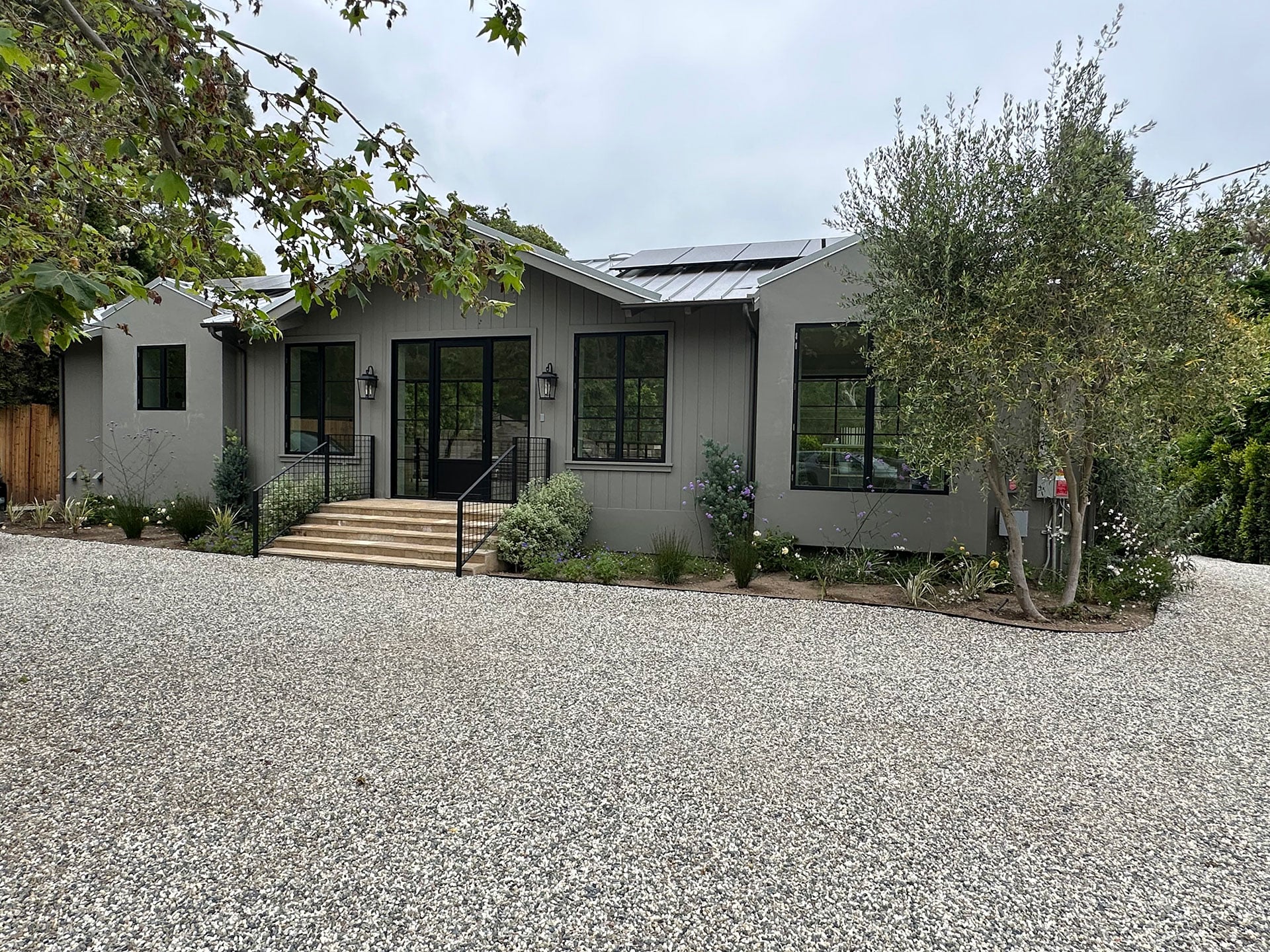 Mandeville Canyon Road image 10