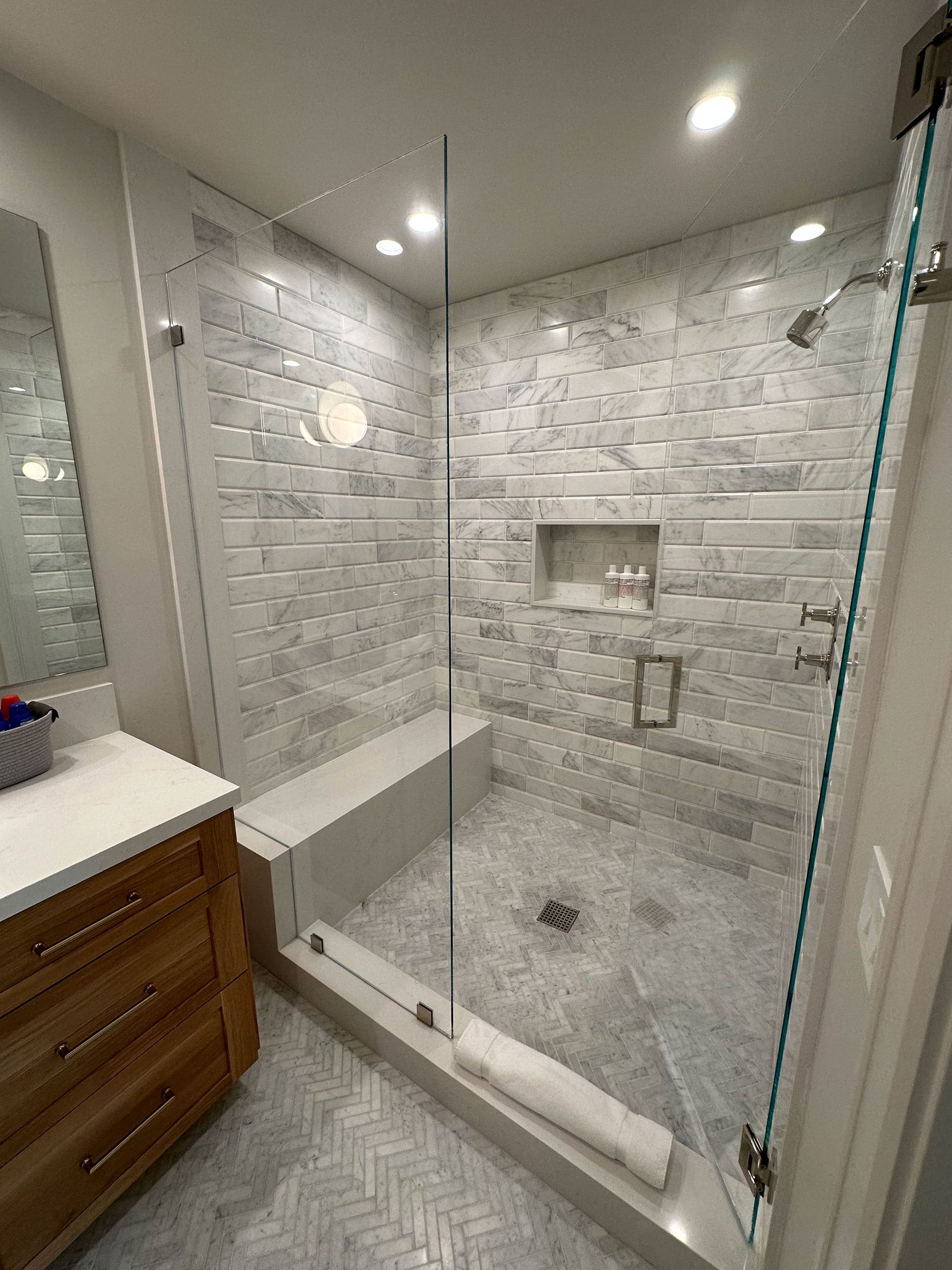 Mandeville Canyon Road image 6