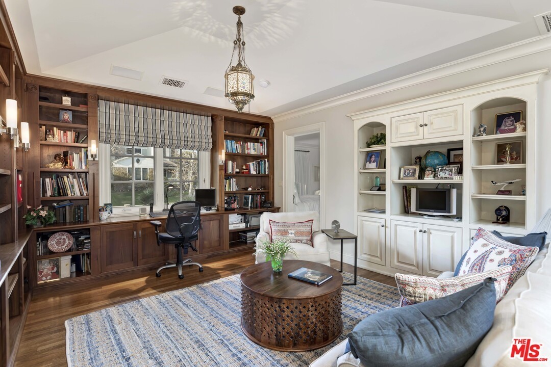 Toyopa Drive image 15